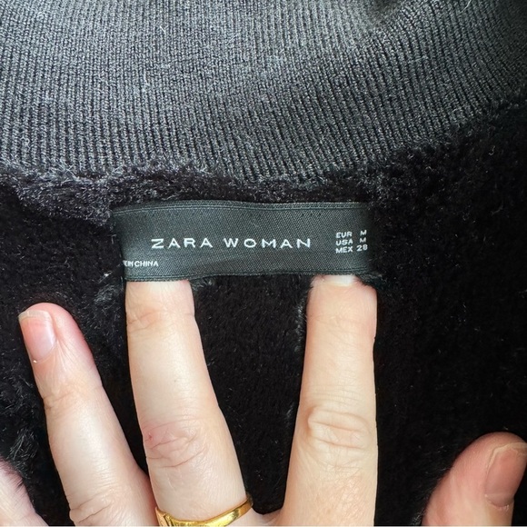 Zara women’s Black Waterproof Gold Tone Removable Faux Fur Hood Size Medium - Picture 14 of 16